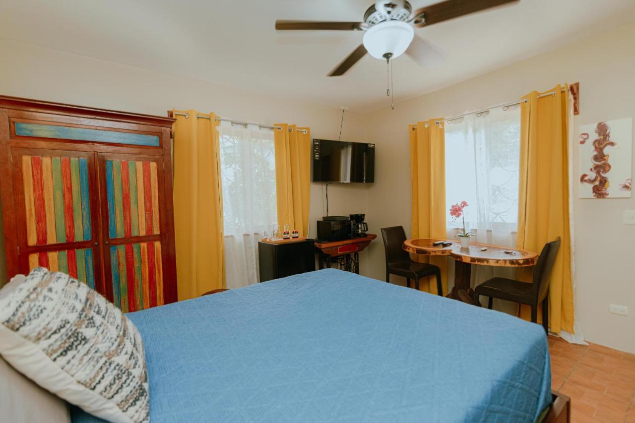 Oasis Diverse Adult Retreat เกโปส ภายนอก รูปภาพ