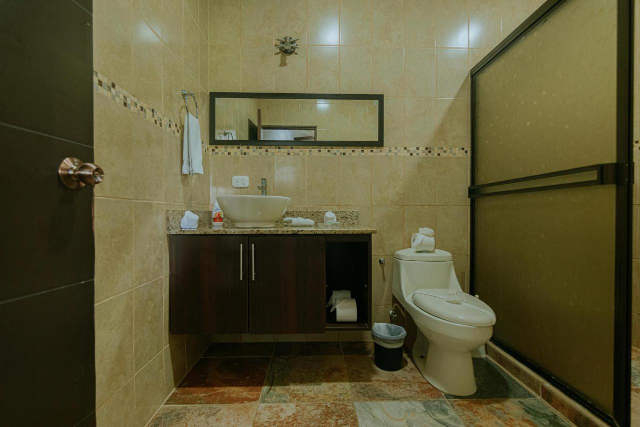 Oasis Diverse Adult Retreat เกโปส ภายนอก รูปภาพ