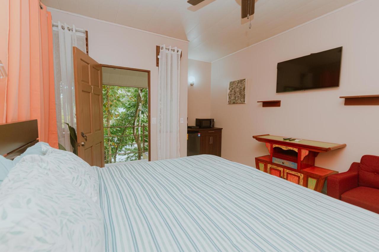 Oasis Diverse Adult Retreat เกโปส ภายนอก รูปภาพ