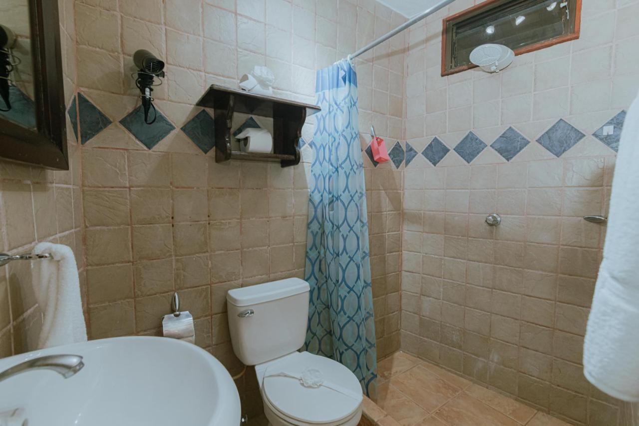 Oasis Diverse Adult Retreat เกโปส ภายนอก รูปภาพ