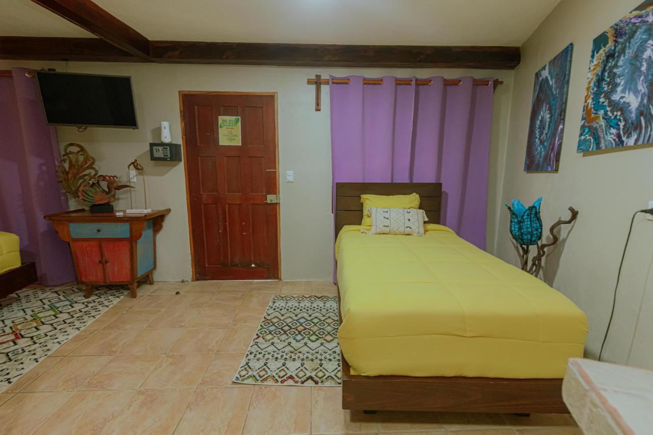 Oasis Diverse Adult Retreat เกโปส ภายนอก รูปภาพ